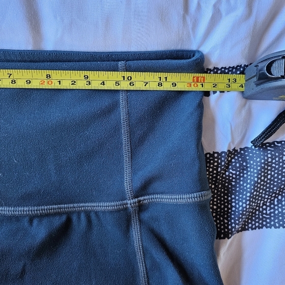 VGUC Athleta Mantra Yoga Capri Crop Mesh Panel Legging Tight Xsmall - Picture 12 of 15